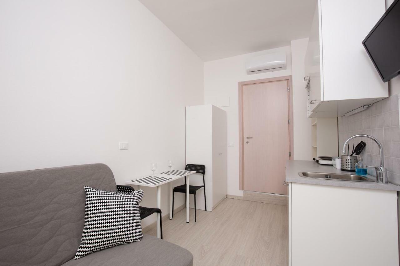 Rimini Youth Apartment Екстер'єр фото