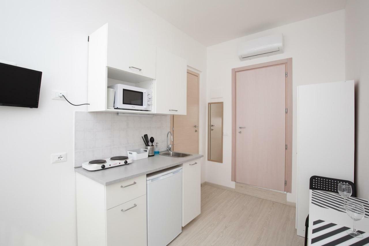 Rimini Youth Apartment Екстер'єр фото