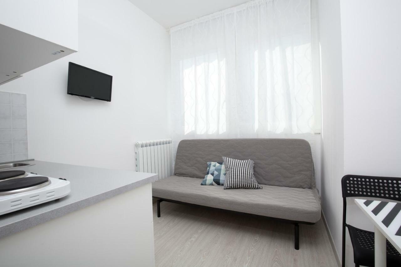 Rimini Youth Apartment Екстер'єр фото